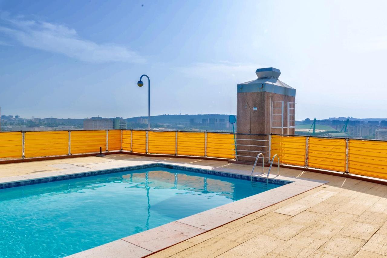 Lisbon Swimming Pool Apartment With Private Parking Exterior photo