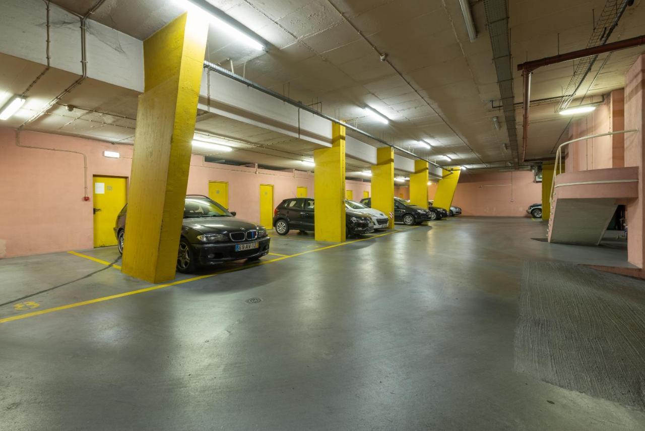Lisbon Swimming Pool Apartment With Private Parking Exterior photo